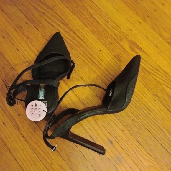 Elegant Women's Strappy Heels - Picture 2 of 5